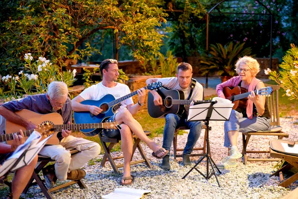 Akustikgitarre - Songs & More XL - Il Convento - 2019