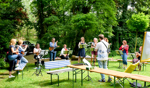 Workshop … noch mehr Ukulele Haus Neuglück 2021 (© Acoustic Music School)